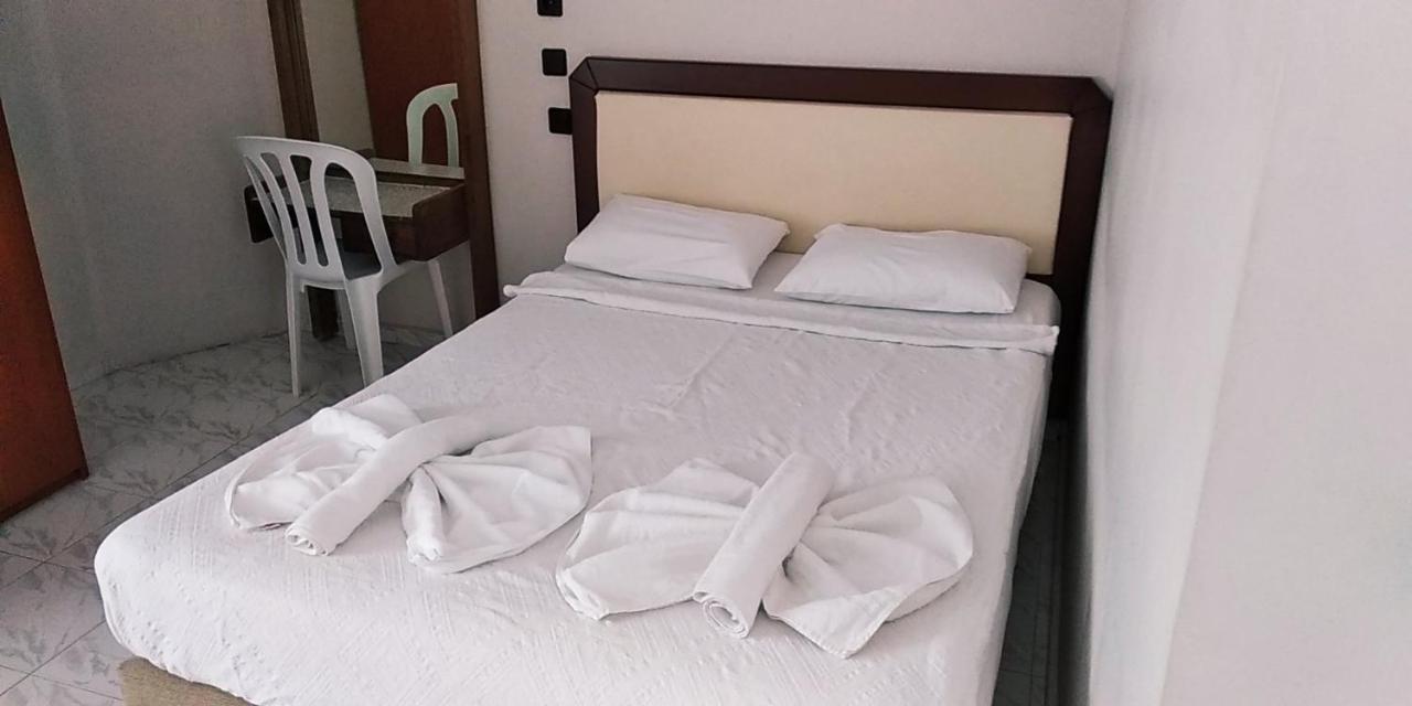 Ladies Beach Hotel クシャダス エクステリア 写真