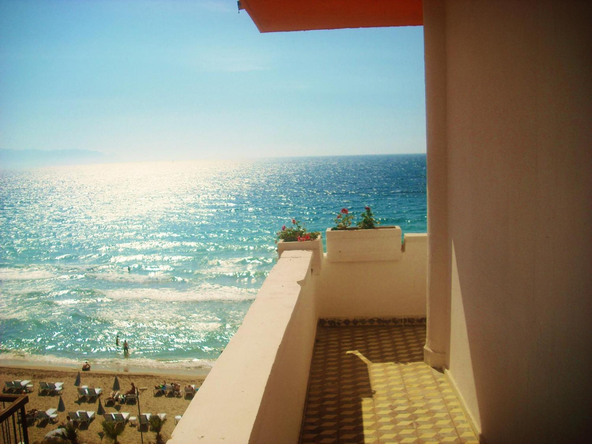 Ladies Beach Hotel クシャダス エクステリア 写真