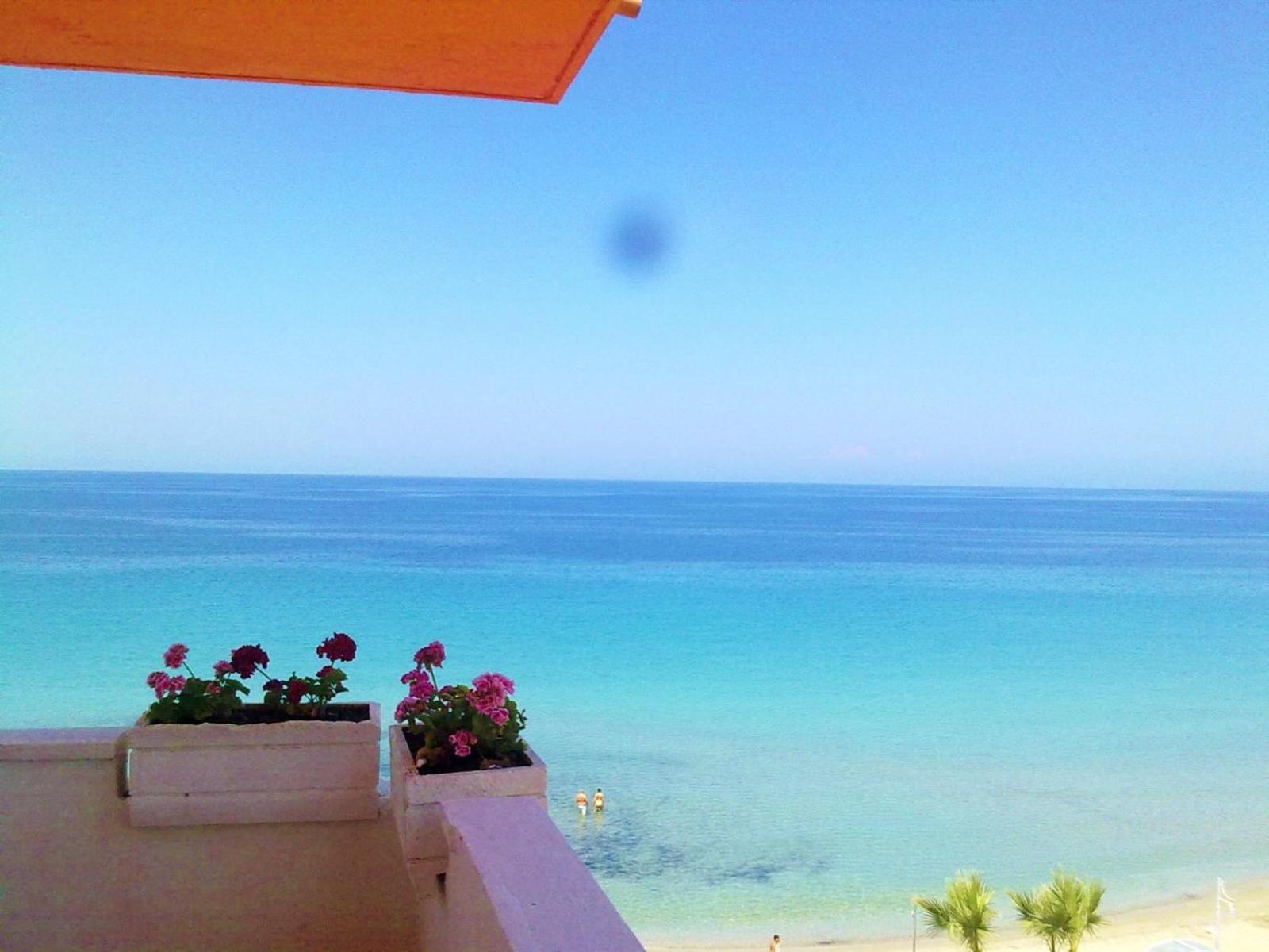Ladies Beach Hotel クシャダス エクステリア 写真
